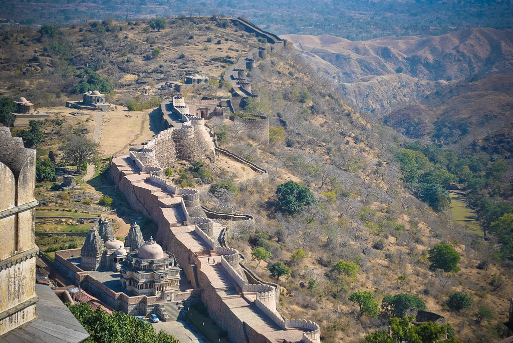 The_boundary_walls_of_Kumbhalgarh_fortUdaipur_